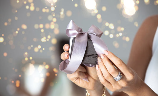 The Art of Gifting: Choosing the Perfect Portuguese Jewelry for a Loved One
