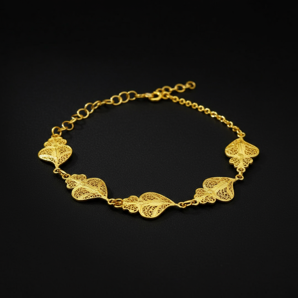 5 Hearts of Viana Bracelet [19.2Kt. Gold]