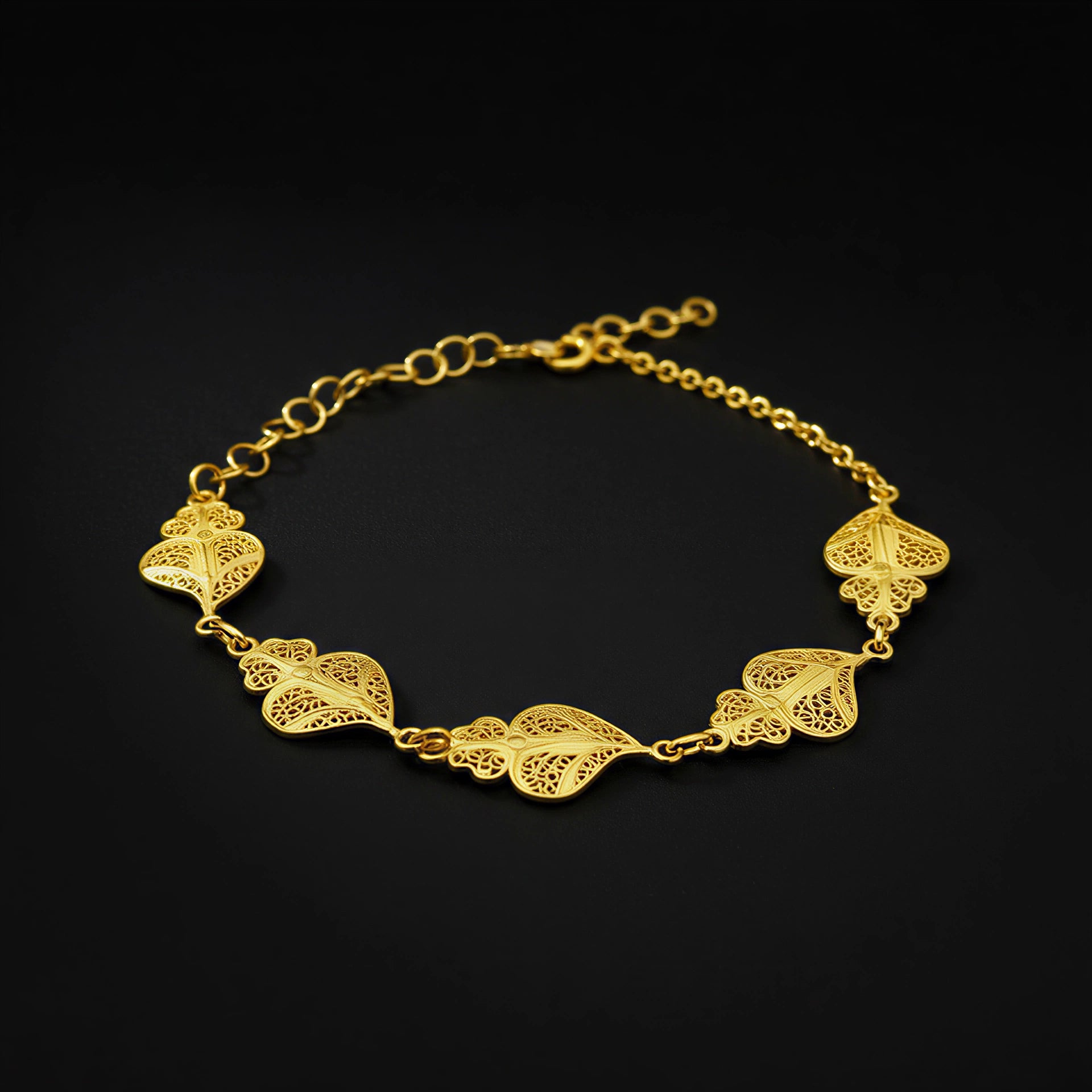 5 Hearts of Viana Bracelet [19.2Kt. Gold]