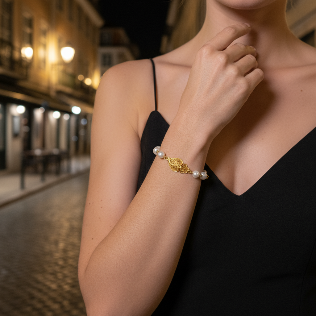 Heart of Viana Pearl Bracelet [19.2Kt. Gold]