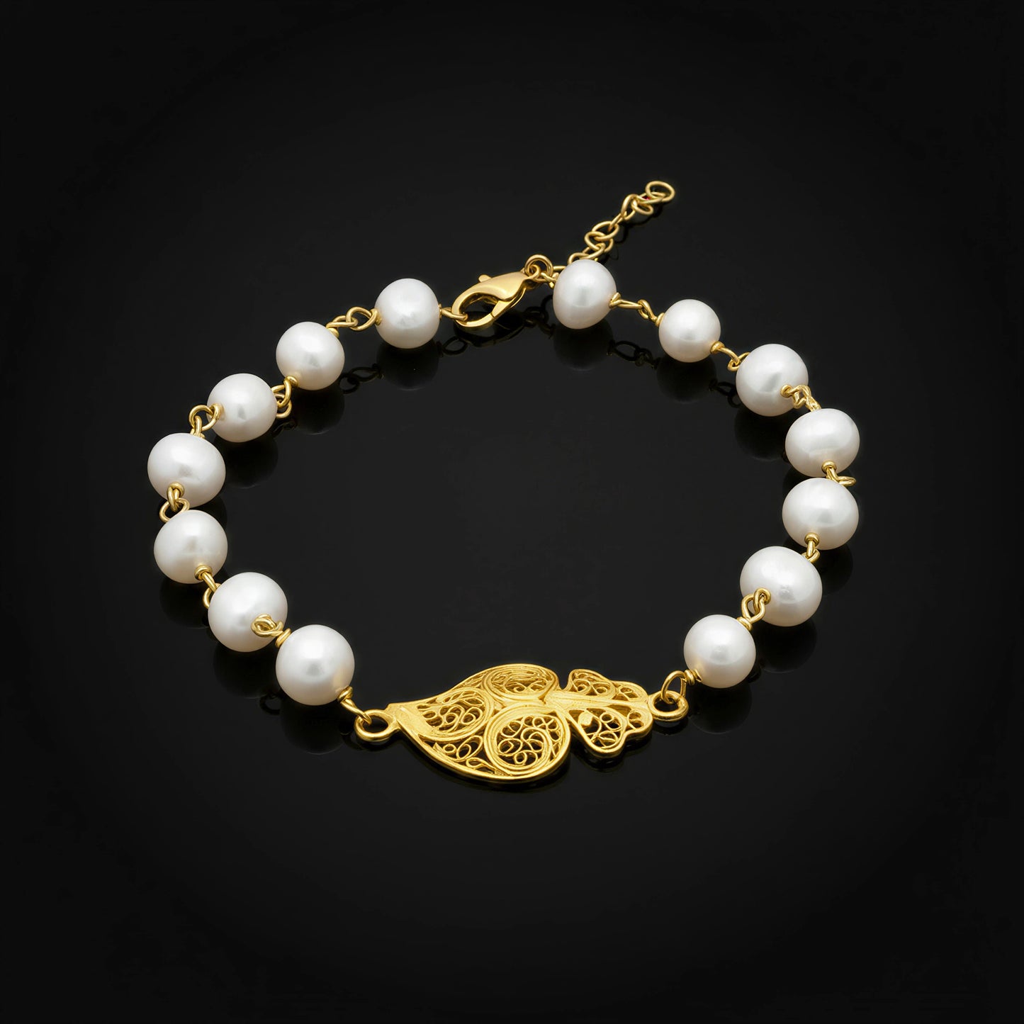 Heart of Viana Pearl Bracelet [19.2Kt. Gold]