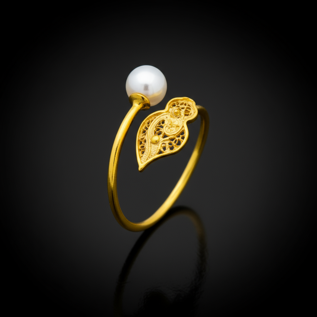 Heart of Viana Pearl Ring [19.2Kt. Gold]