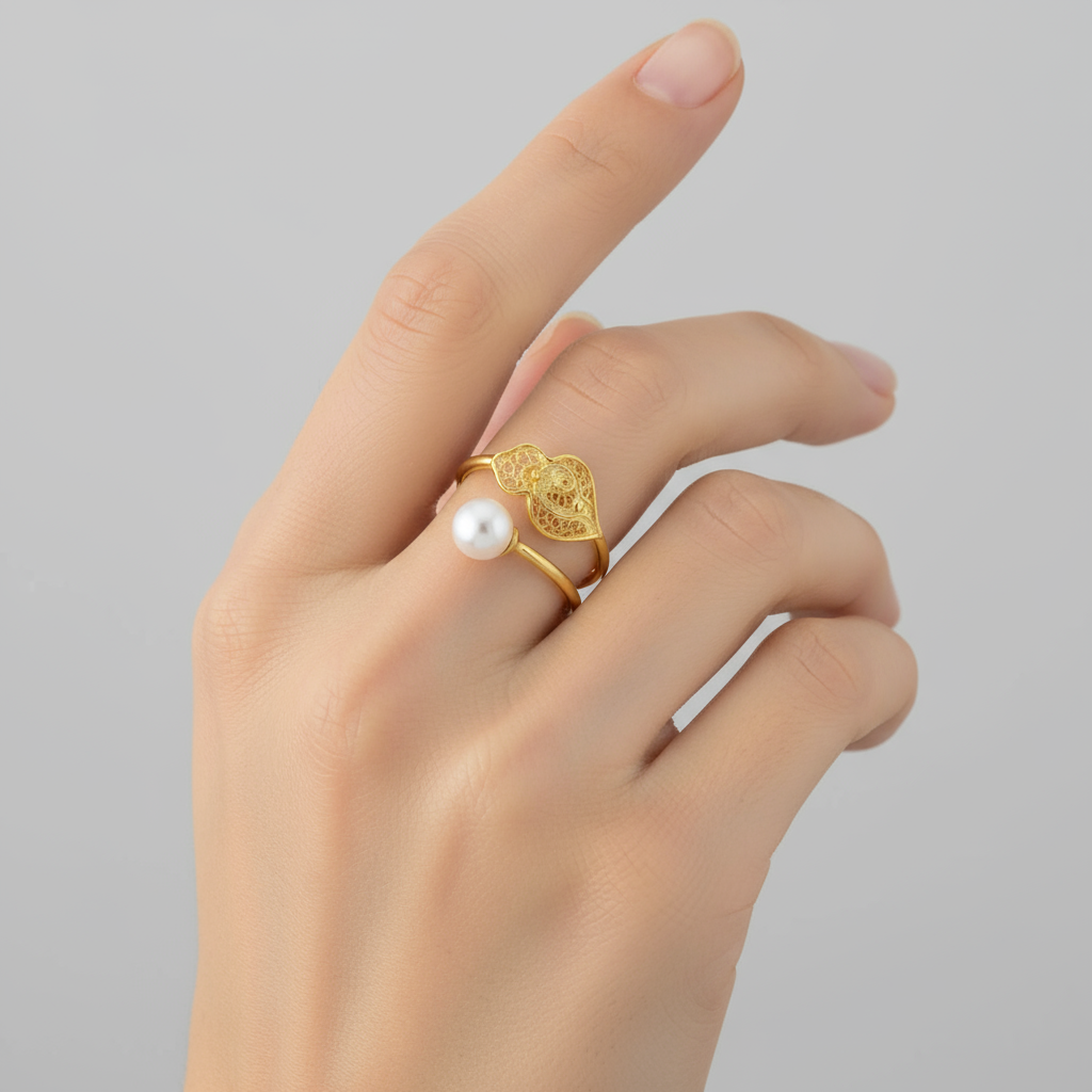 Heart of Viana Pearl Ring [Gold Plated Silver]