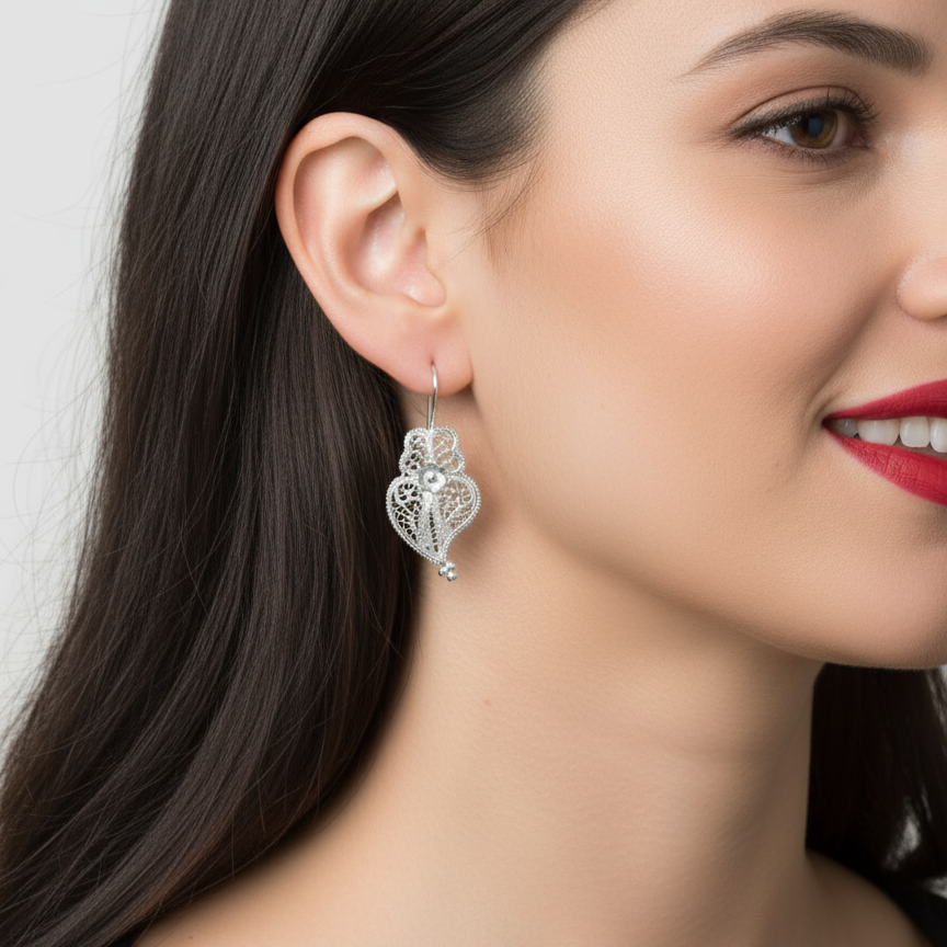 Heart of Viana Pendant Earrings [Silver]