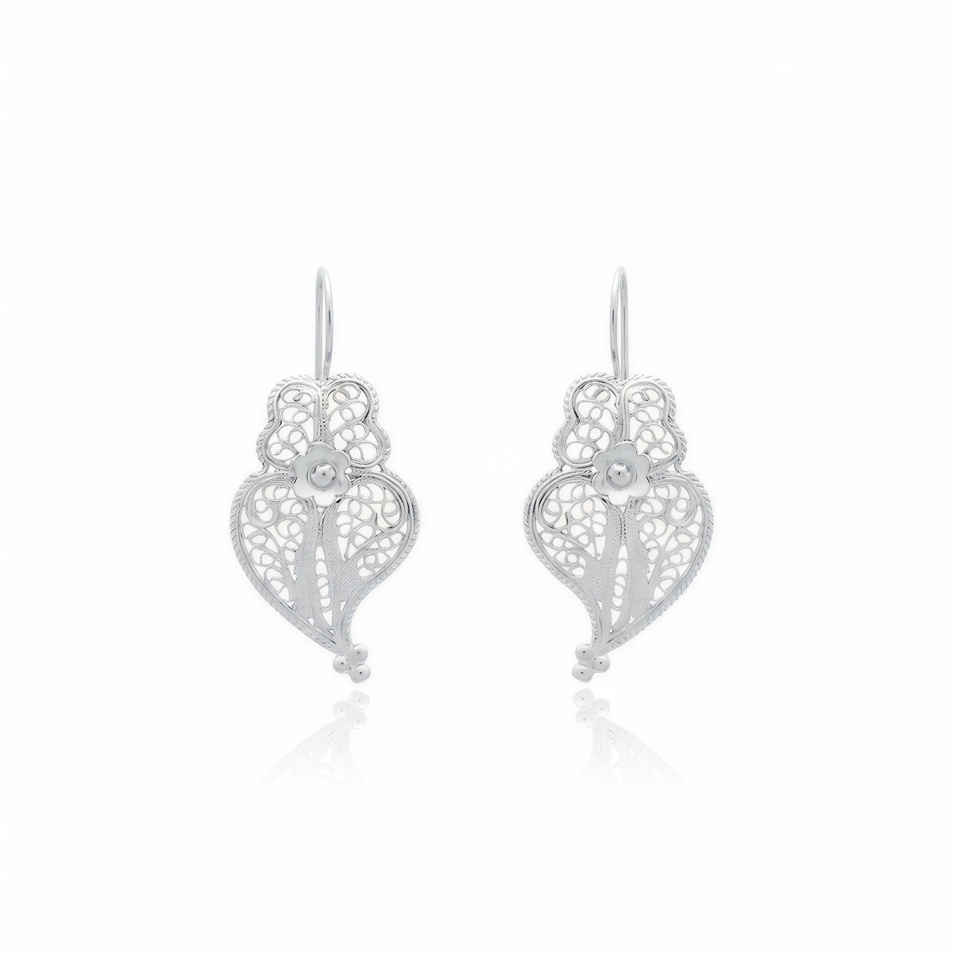 Heart of Viana Pendant Earrings [Silver]