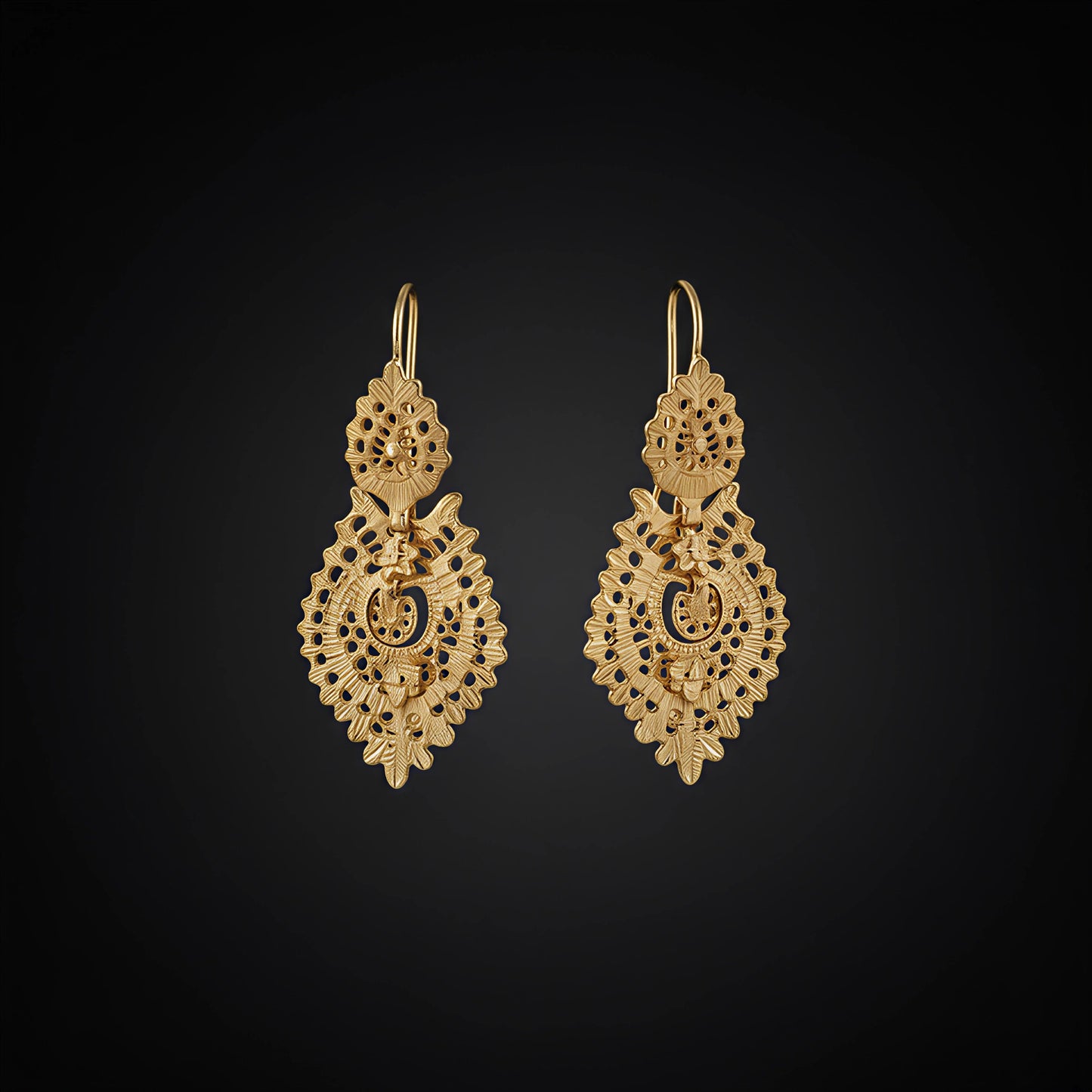 Queen Earrings [19.2Kt. Gold]